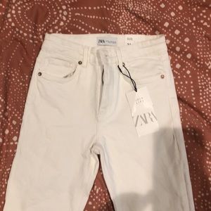 Zara White Mid-Rise Cropped Jeans